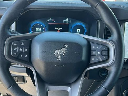 Used 2025 Ford Bronco Badlands AWD/4WD image 19