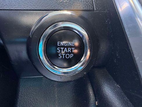 Used 2017 Toyota Camry XSE FWD image 33