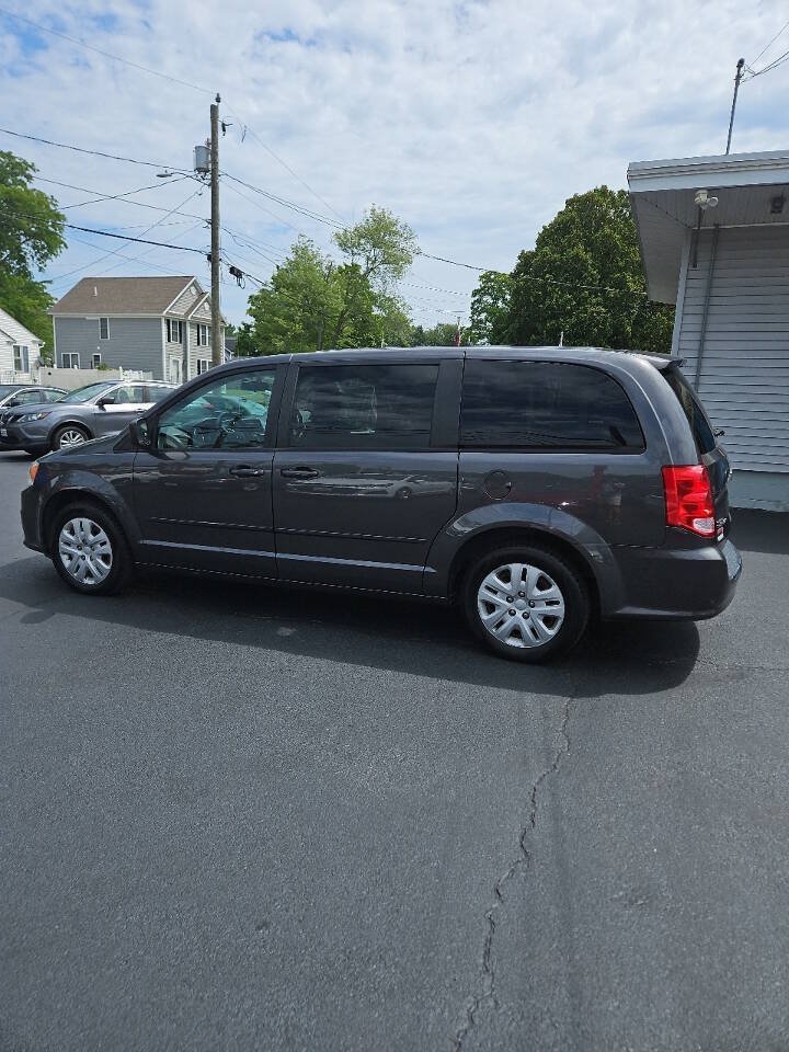 Used 2017 Dodge Grand Caravan SE w/ Power Window Group FWD image 8