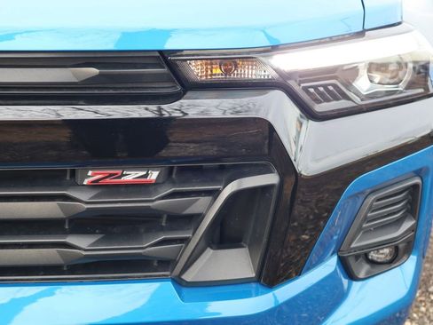 Certified 2024 Chevrolet Colorado Z71 w/ LPO, Dark Essentials Package image 8