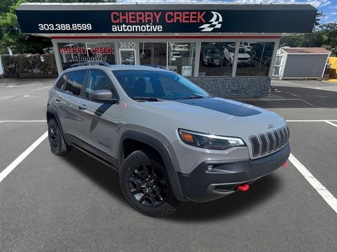 Used 2019 Jeep Cherokee Trailhawk w/ Cold Weather Group AWD/4WD image 1