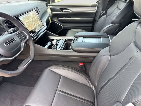 New 2026 Jeep Grand Wagoneer Limited AWD/4WD image 23