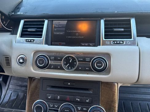 Used 2011 Land Rover Range Rover Sport HSE LUX AWD/4WD image 16