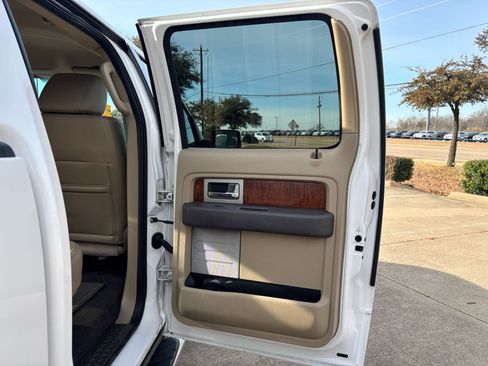 Used 2010 Ford F150 Lariat image 18