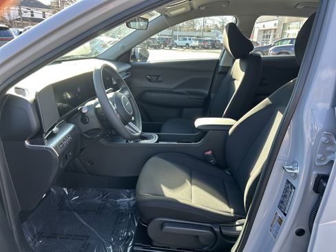 New 2026 Hyundai Kona SE image 4