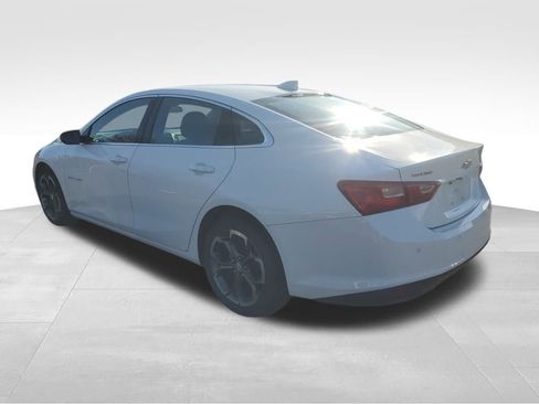 Used 2024 Chevrolet Malibu LT image 2