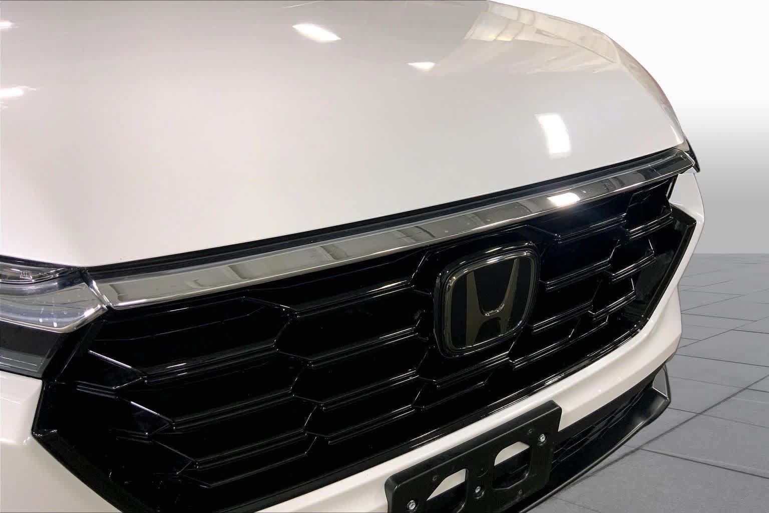 Used 2025 Honda CR-V EX image 30