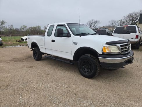 Used 2001 Ford F150 XL image 1