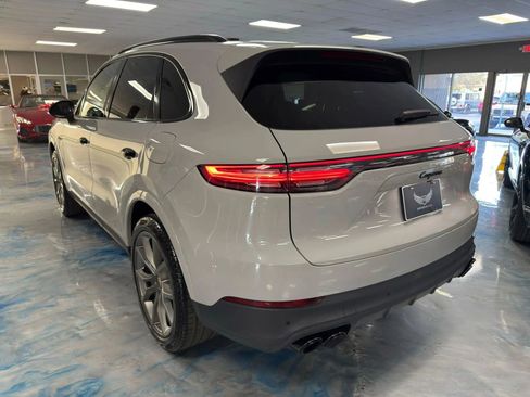 Used 2022 Porsche Cayenne Platinum Edition w/ Premium Package Plus AWD/4WD image 29