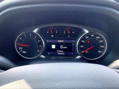 Used 2022 GMC Acadia SLE w/ Driver Convenience Package FWD image 22