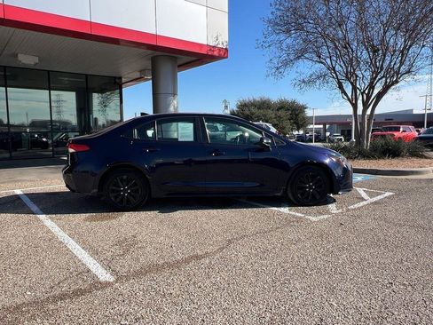 Used 2025 Toyota Corolla LE image 29