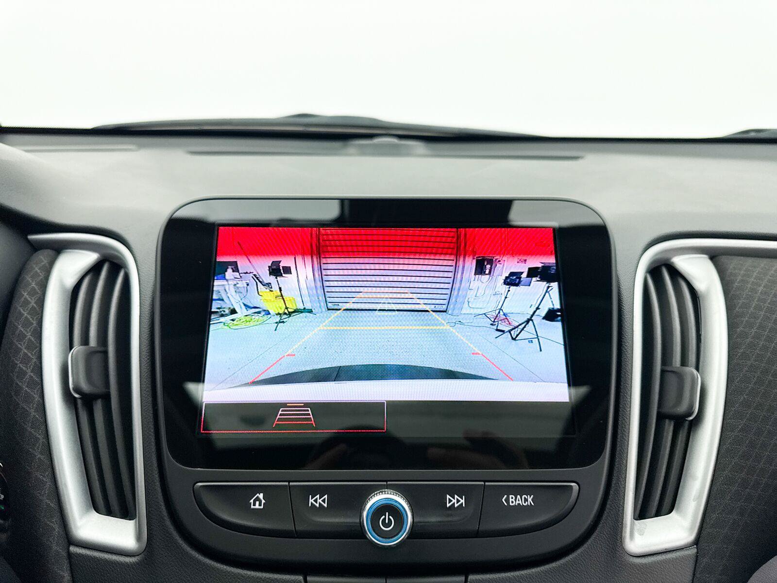 Used 2023 Chevrolet Malibu LT w/ Driver Confidence Package FWD image 9