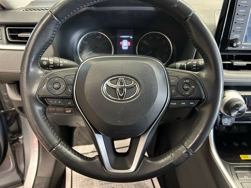 Used 2022 Toyota RAV4 XLE Premium AWD/4WD image 10