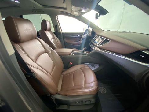 Used 2018 Buick Enclave Avenir w/ Avenir Technology Package image 38