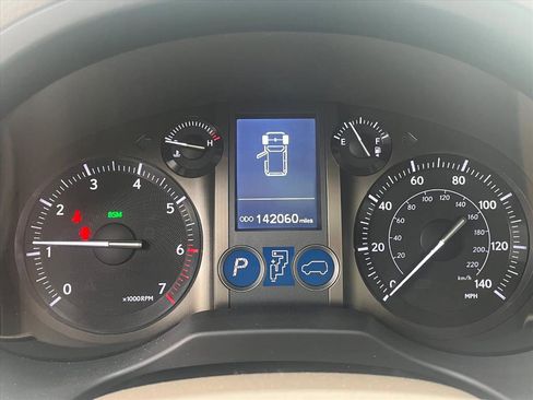 Used 2018 Lexus GX 460 image 9
