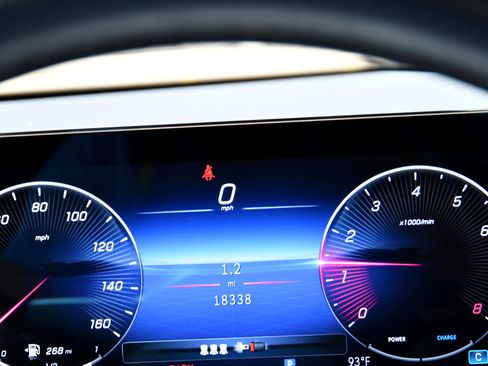 Used 2025 Mercedes-Benz CLA 250 image 11