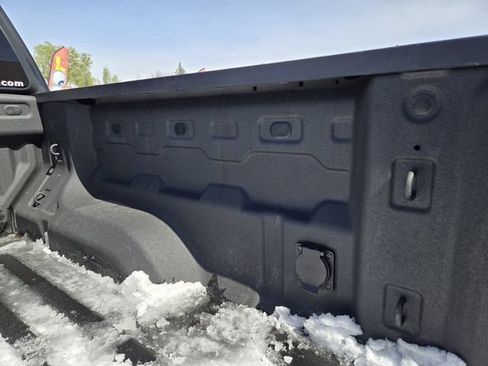 Used 2024 Chevrolet Colorado ZR2 w/ ZR2 Convenience Package III AWD/4WD image 31