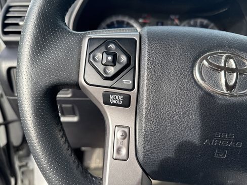 Used 2018 Toyota 4Runner SR5 Premium image 18