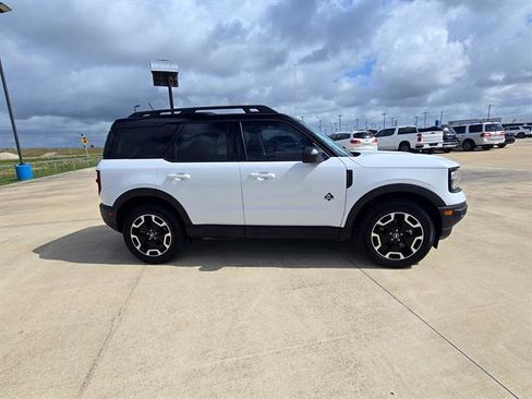 Used 2024 Ford Bronco Sport Outer Banks w/ Tech Package image 4
