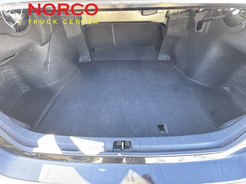 Used 2020 Toyota Camry SE image 9