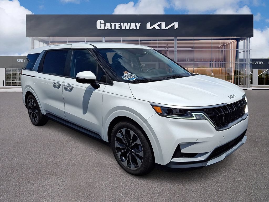 Certified 2024 Kia Carnival EX FWD image 1