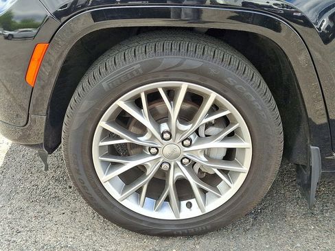 Used 2023 Jeep Grand Cherokee Summit AWD/4WD image 29