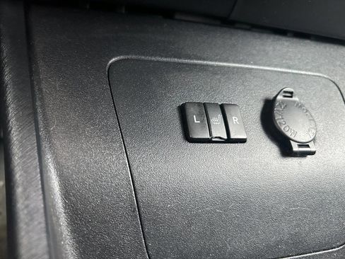 Used 2013 Toyota Prius Five image 13