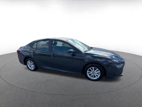 Used 2025 Toyota Camry LE image 2