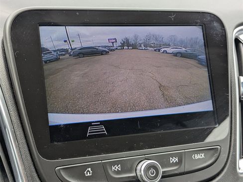 Used 2020 Chevrolet Malibu LT image 12