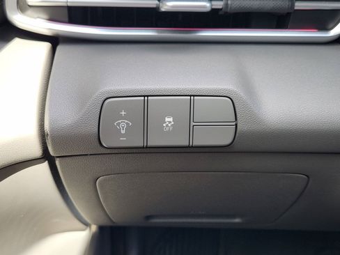 Used 2024 Hyundai Elantra SEL w/ Convenience Package FWD image 29