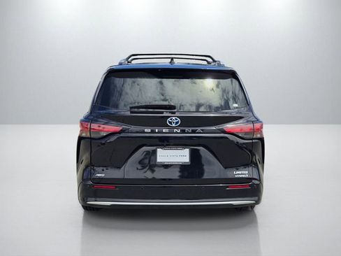 Used 2023 Toyota Sienna Limited AWD/4WD image 5
