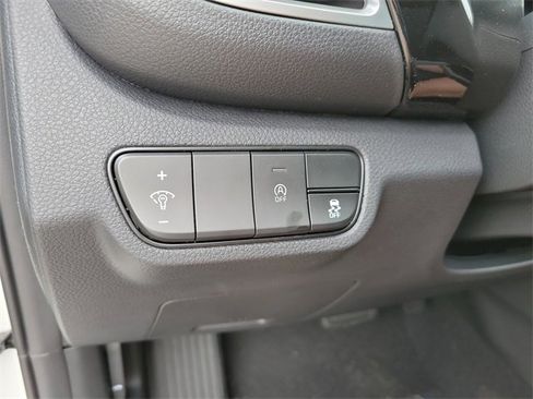 New 2025 Kia Seltos S image 32