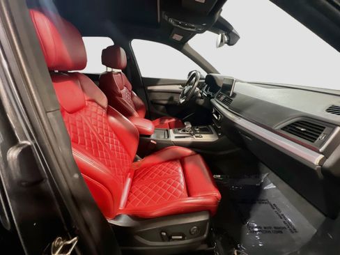 Used 2019 Audi SQ5 Premium Plus w/ Premium Plus Package AWD/4WD image 22