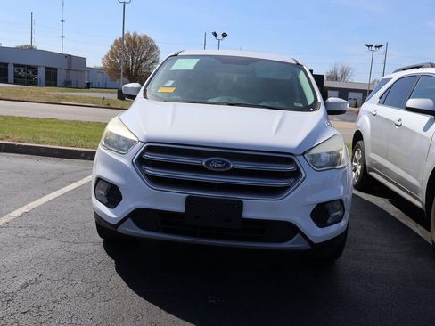 Used 2017 Ford Escape SE image 10