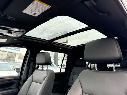 Used 2023 Chevrolet Suburban Z71 image 24