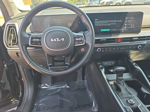 Used 2025 Kia Sorento S w/ Panoramic Sunroof Package FWD image 17