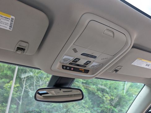 Used 2017 GMC Acadia Denali w/ Technology Package FWD image 33