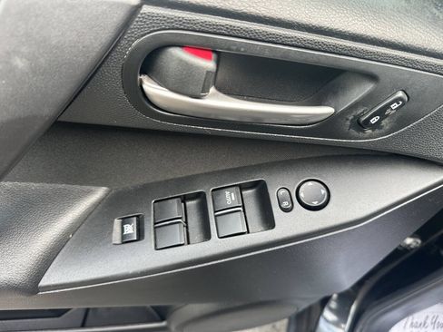Used 2013 MAZDA MAZDA3 i Sport FWD image 14
