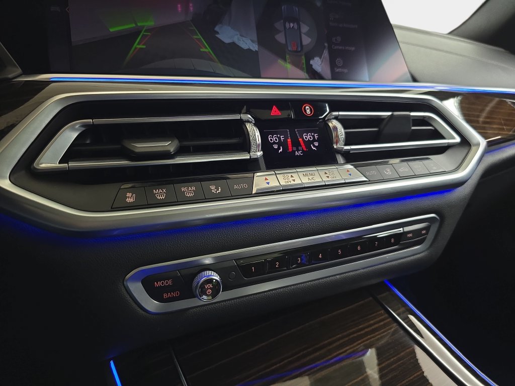 Used 2020 BMW X5 M50i AWD/4WD image 23