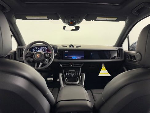 New 2026 Porsche Cayenne GTS image 17