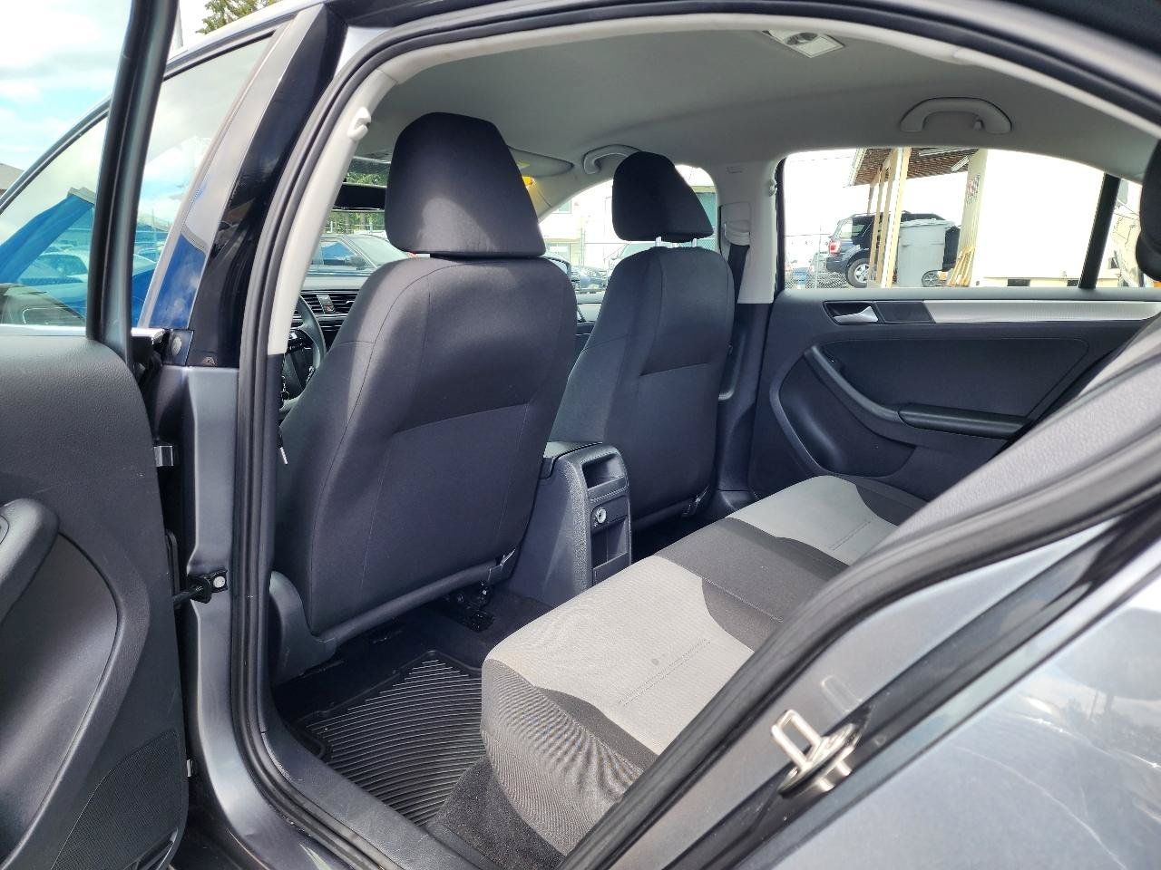 Used 2017 Volkswagen Jetta S w/ Jetta S Cold Weather Package FWD image 21