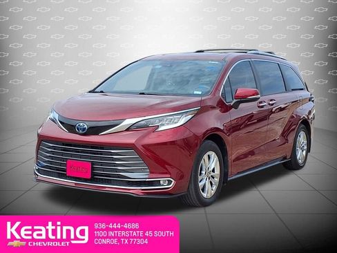 Used 2022 Toyota Sienna Limited FWD image 4