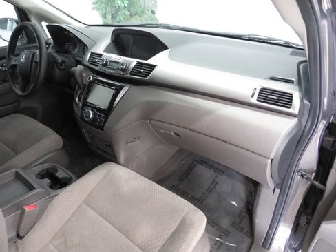 Used 2016 Honda Odyssey SE image 8