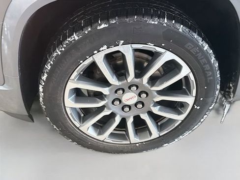 Used 2022 GMC Acadia Denali w/ Denali Ultimate Package image 31