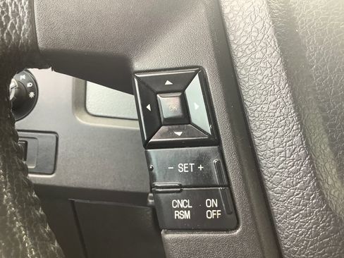Used 2011 Ford F150 XLT w/ XLT Chrome Pkg AWD/4WD image 27