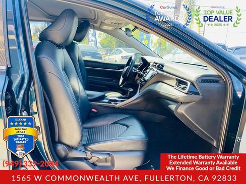 Used 2019 Toyota Camry SE w/ Carpet Mat Package FWD image 22
