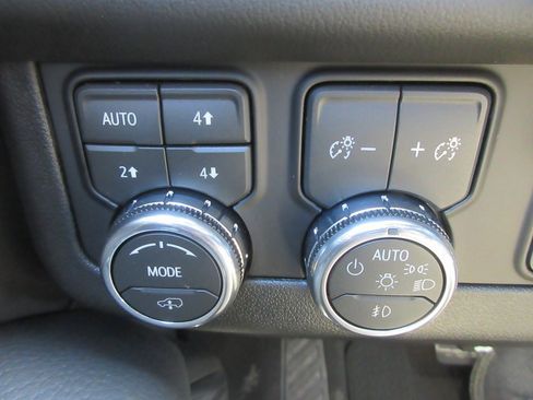 New 2026 GMC Yukon XL Denali image 17