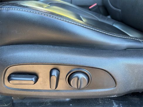 Used 2018 GMC Acadia SLT image 13