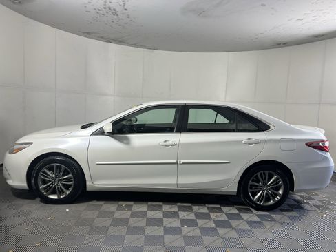 Used 2016 Toyota Camry SE FWD image 7