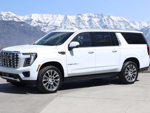 New 2026 GMC Yukon XL Denali w/ Denali Reserve Package AWD/4WD image 2
